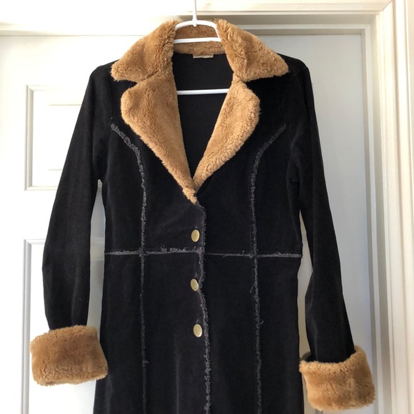 Cascade Trench Coat with Faux Fur - Picture 3 of 16